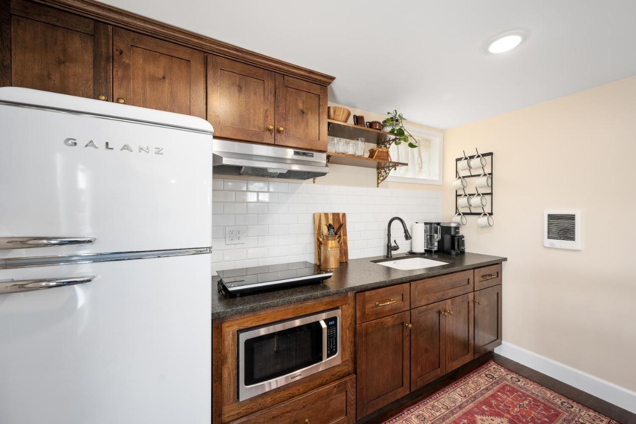 Country Cottage Basement Apartment Hayden Екстериор снимка